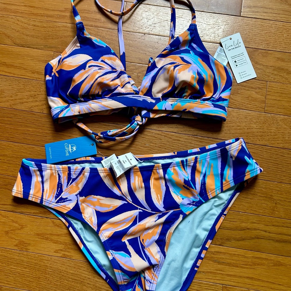 Cupshe Tropical Leaf Bikini Set in Blue and Orange